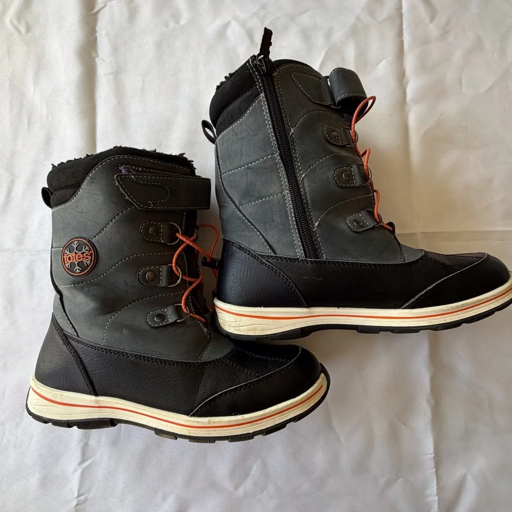 Totes Diamond gray fleece lined snow‎ boots orange laces boys 5